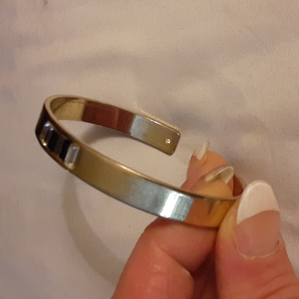 Bracelets - Picture 3 of 3